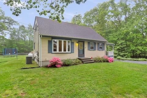 481 Hancock St, Tiverton, RI 02878 photo 3
