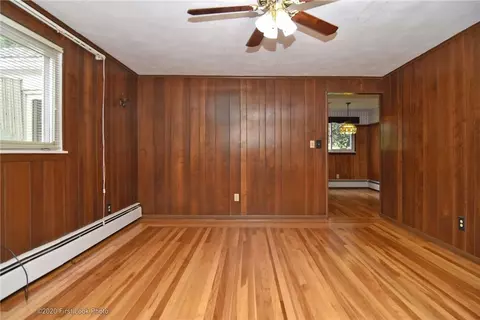 70 Union Ave, Warwick, RI 02889 photo 4