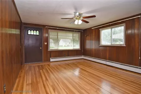 70 Union Ave, Warwick, RI 02889 photo 3