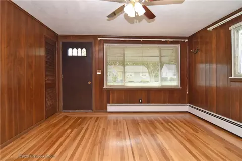70 Union Ave, Warwick, RI 02889 photo 2