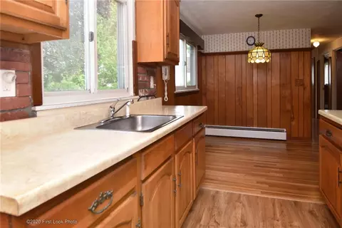 70 Union Ave, Warwick, RI 02889 photo 9