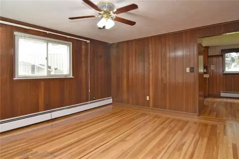 70 Union Ave, Warwick, RI 02889 photo 5
