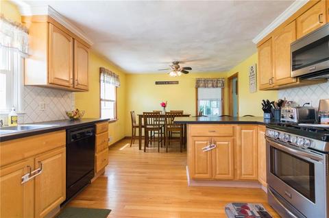 310 Hillard Ave, Warwick, RI 02886 photo 12