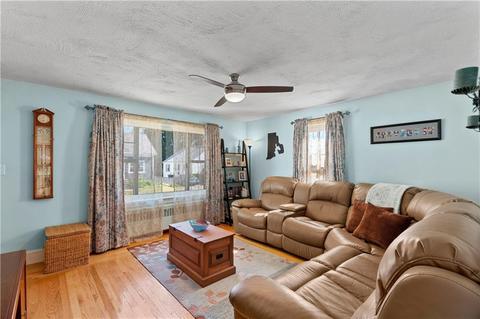 97 Oakton St, Woonsocket, RI 02895 photo 8