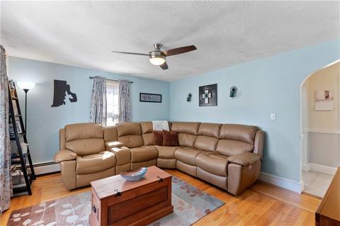 97 Oakton St, Woonsocket, RI 02895 photo 9
