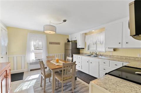 97 Oakton St, Woonsocket, RI 02895 photo 5