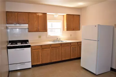 55 Paradis Ave, Woonsocket, RI 02895 photo 4