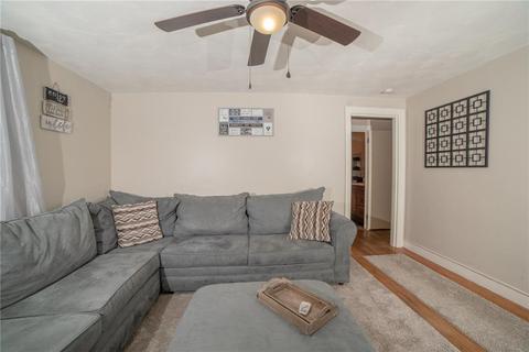 80 Falcon Ave, Warwick, RI 02888 photo 4
