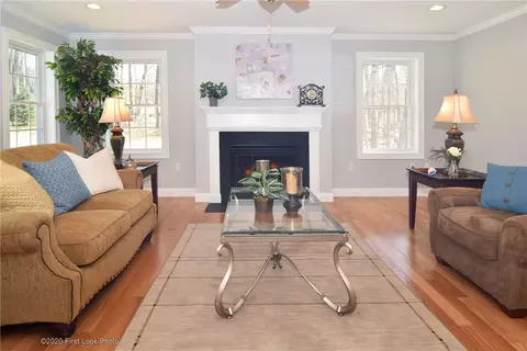 38 E Lantern Rd, Lincoln, RI 02865 photo 3
