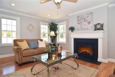 38 E Lantern Rd, Lincoln, RI 02865 photo 4