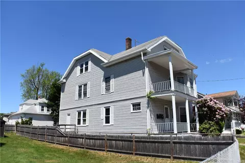 225 Knight St, Woonsocket, RI 02895 photo 4