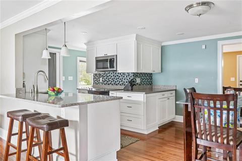 142 Covington Dr, Warwick, RI 02886 photo 2