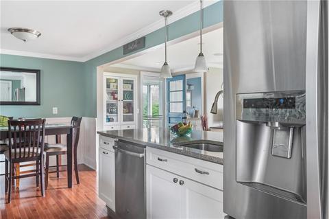 142 Covington Dr, Warwick, RI 02886 photo 4