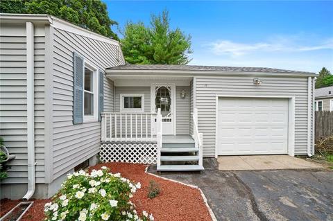 85 Crystal Dr, Warwick, RI 02889 photo 2