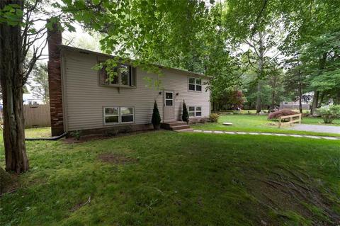 74 Pinecrest Dr, Exeter, RI 02822 photo 3