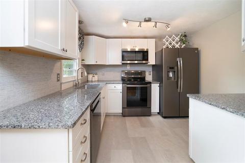 74 Pinecrest Dr, Exeter, RI 02822 photo 8