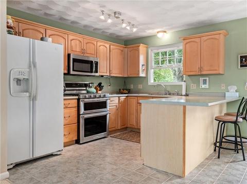 3 Denver Ave, Warren, RI 02885 photo 3