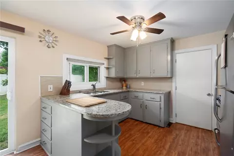 44 Gerald St, Warwick, RI 02886 photo 5