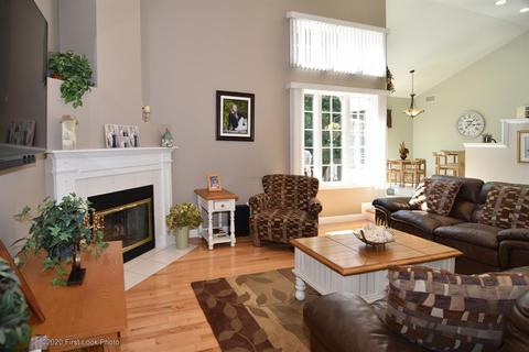 17 Katie Dr, Warren, RI 02885 photo 11
