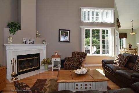 17 Katie Dr, Warren, RI 02885 photo 8