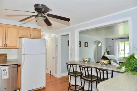 10 Lancaster Ave, Warwick, RI 02886 photo 11