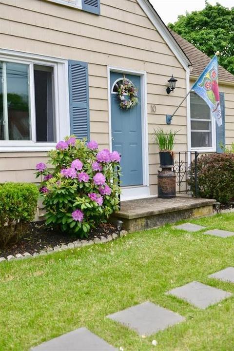 10 Lancaster Ave, Warwick, RI 02886 photo 2