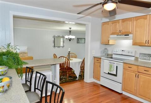10 Lancaster Ave, Warwick, RI 02886 photo 8