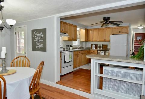 10 Lancaster Ave, Warwick, RI 02886 photo 4