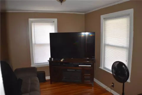 23 Dewey St, Woonsocket, RI 02895 photo 4