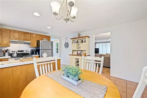 22 Dedham Rd, Warwick, RI 02888 photo 12
