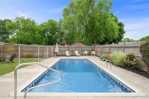 22 Dedham Rd, Warwick, RI 02888 photo 38