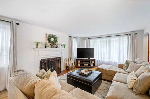 22 Dedham Rd, Warwick, RI 02888 photo 13