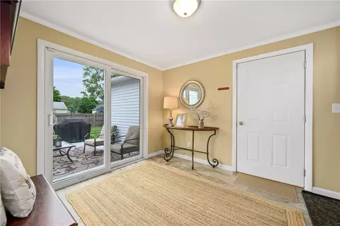22 Dedham Rd, Warwick, RI 02888 photo 6