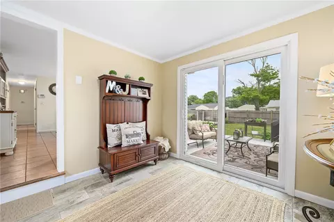 22 Dedham Rd, Warwick, RI 02888 photo 7