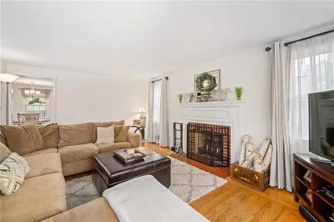 22 Dedham Rd, Warwick, RI 02888 photo 15