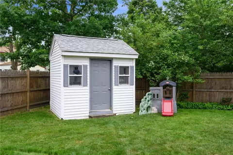 22 Dedham Rd, Warwick, RI 02888 photo 35
