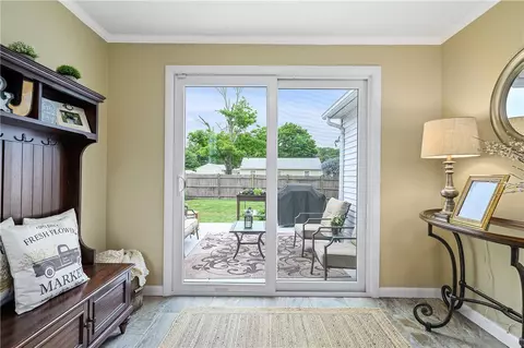 22 Dedham Rd, Warwick, RI 02888 photo 5
