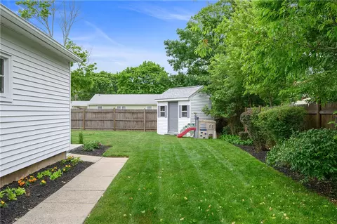 22 Dedham Rd, Warwick, RI 02888 photo 34
