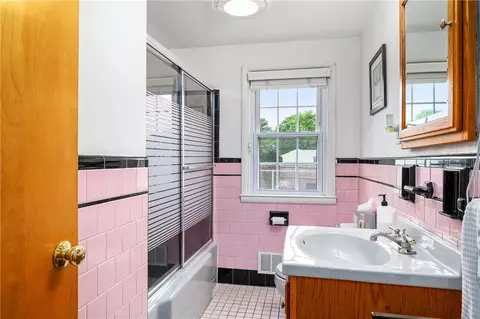 22 Dedham Rd, Warwick, RI 02888 photo 20
