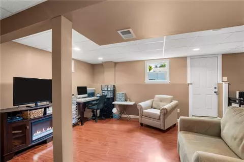 255 Sandy Ln, Warwick, RI 02889 photo 24