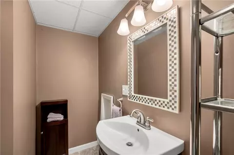 255 Sandy Ln, Warwick, RI 02889 photo 29