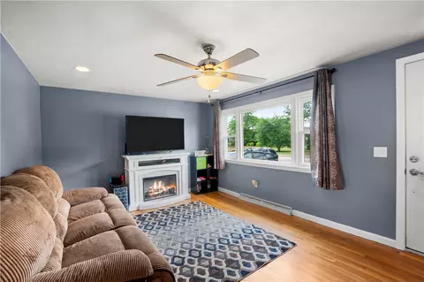 255 Sandy Ln, Warwick, RI 02889 photo 2
