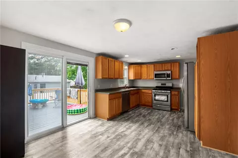 255 Sandy Ln, Warwick, RI 02889 photo 5