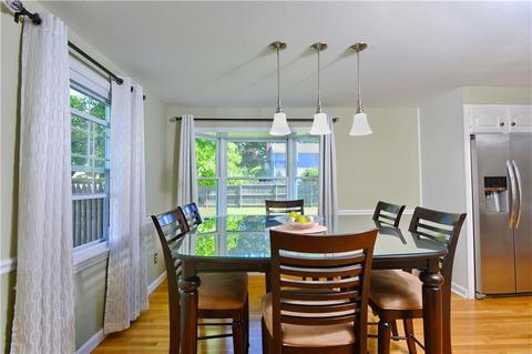 22 Circle Dr, Riverside, RI 02915 photo 6