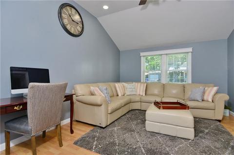 22 Circle Dr, Riverside, RI 02915 photo 8