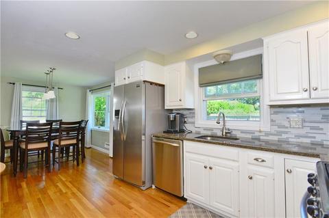 22 Circle Dr, Riverside, RI 02915 photo 5