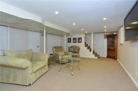 22 Circle Dr, Riverside, RI 02915 photo 18