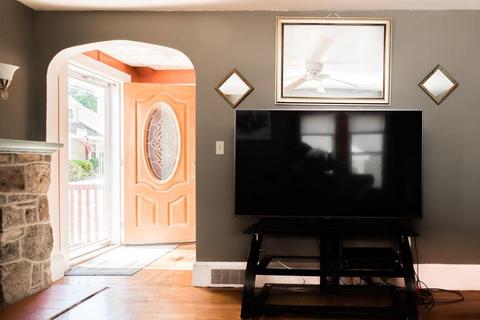 183 Transit St, Woonsocket, RI 02895 photo 2