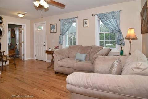 25 Bates Ave, Coventry, RI 02816 photo 3