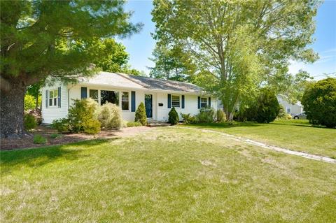 12 Prudence Ct, Warwick, RI 02888 photo 1